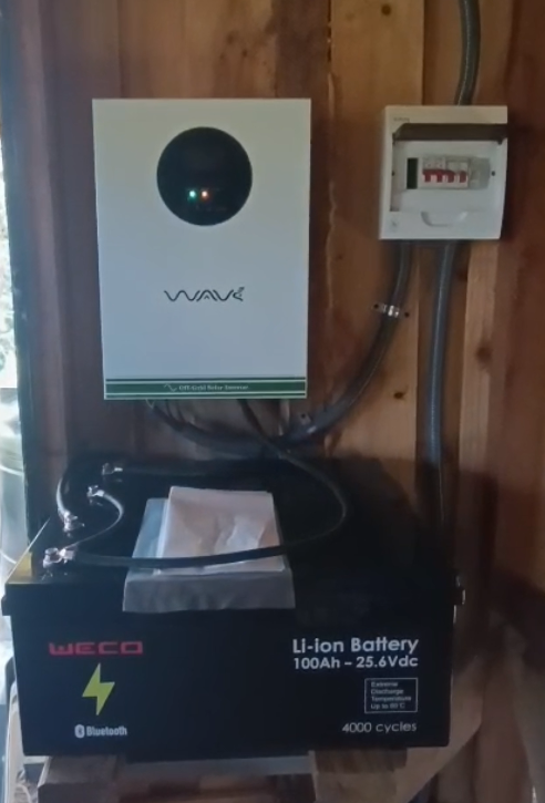 Instalación BirSON: inversor WAVE 3kW + 2 baterías WeCo